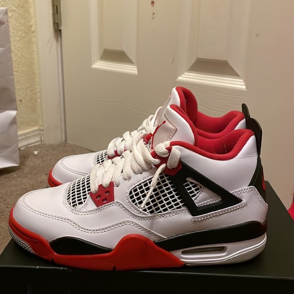 Fire reds 4s - Picture 3 of 4